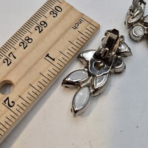 Vintage Silver Tone Rhinestone Crecent Climber Clip On Earrings Glam 50s Style - Picture 5 of 5